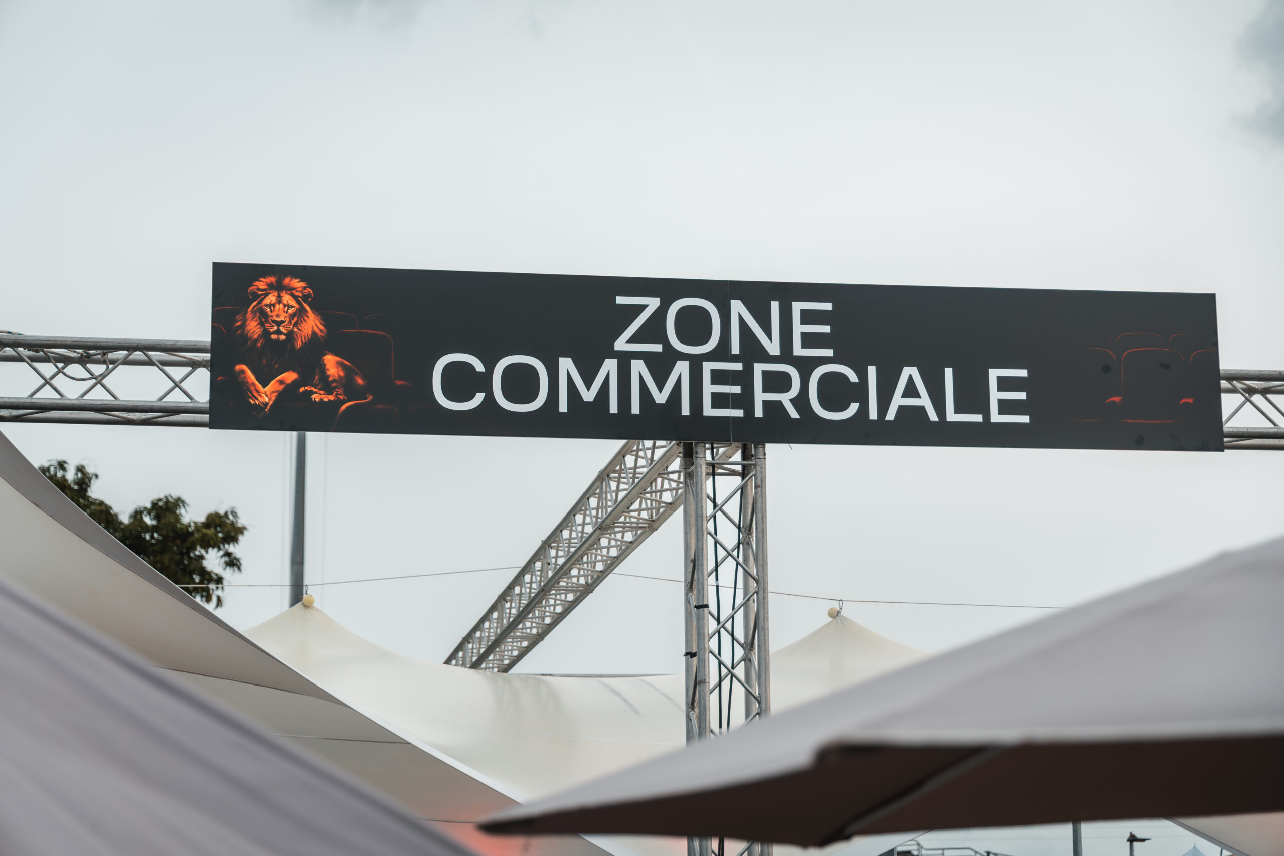 PEUGEOT FAIT SON CINEMA